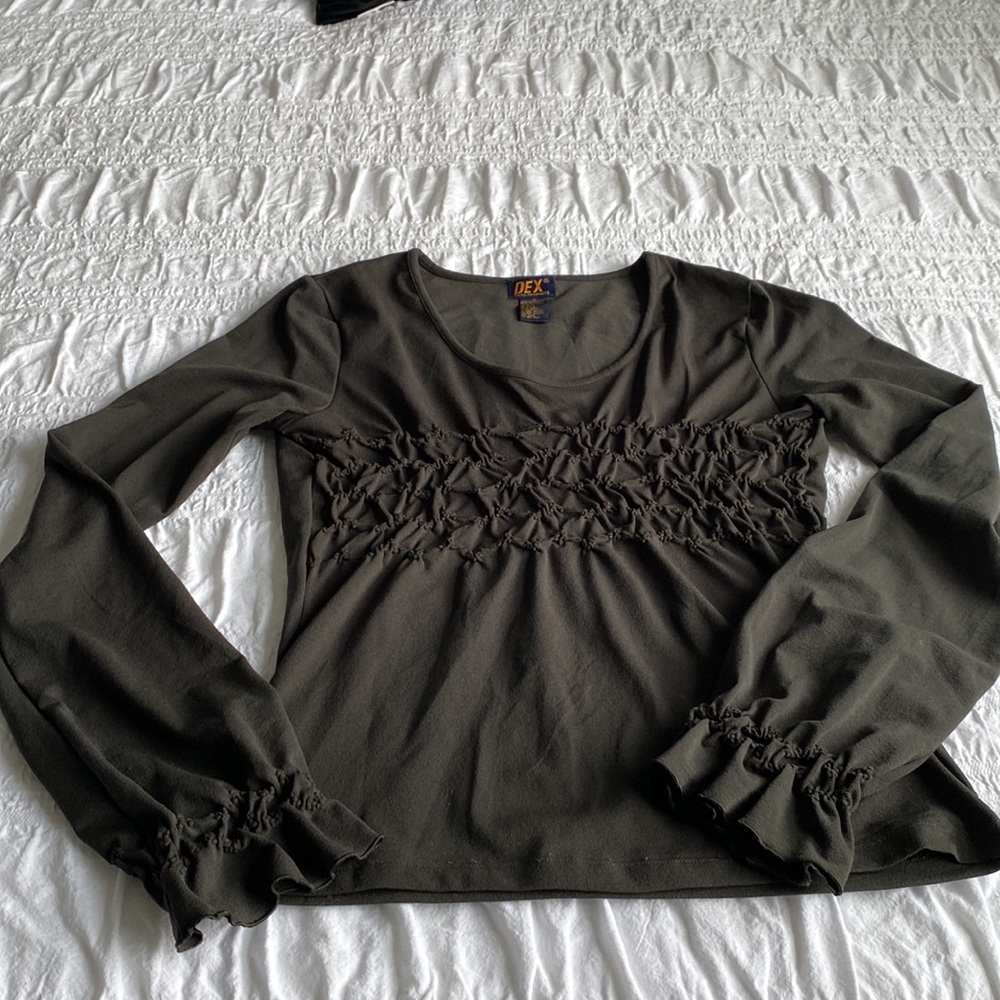 Dex Fresh Products long sleeved dark green peasant top with shirred bodice. Sz 2
